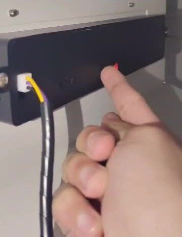 Watch the red LED; stop when it changes.